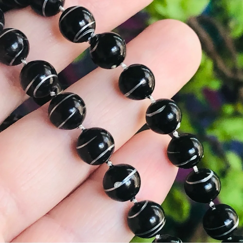 Vintage 80s black with silver metallic painted bead necklace